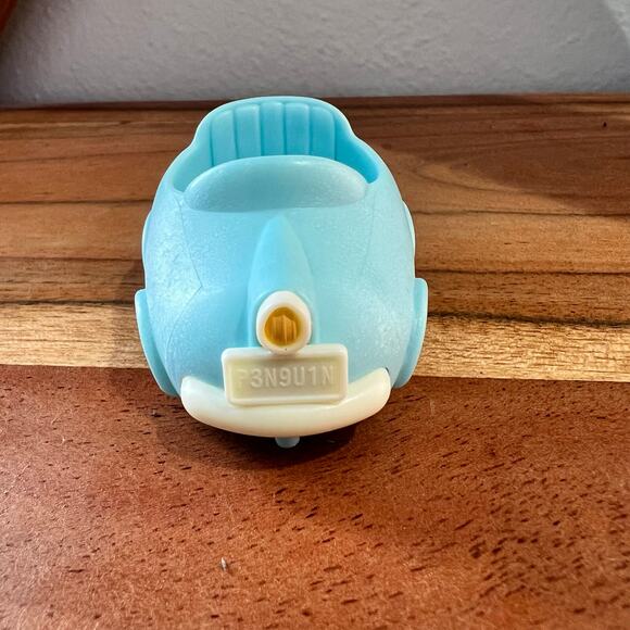 Calico Critters Penguin Babies Ride 'n Play Car and Woozdzeez Fox Prim Series 1 - Picture 5 of 10